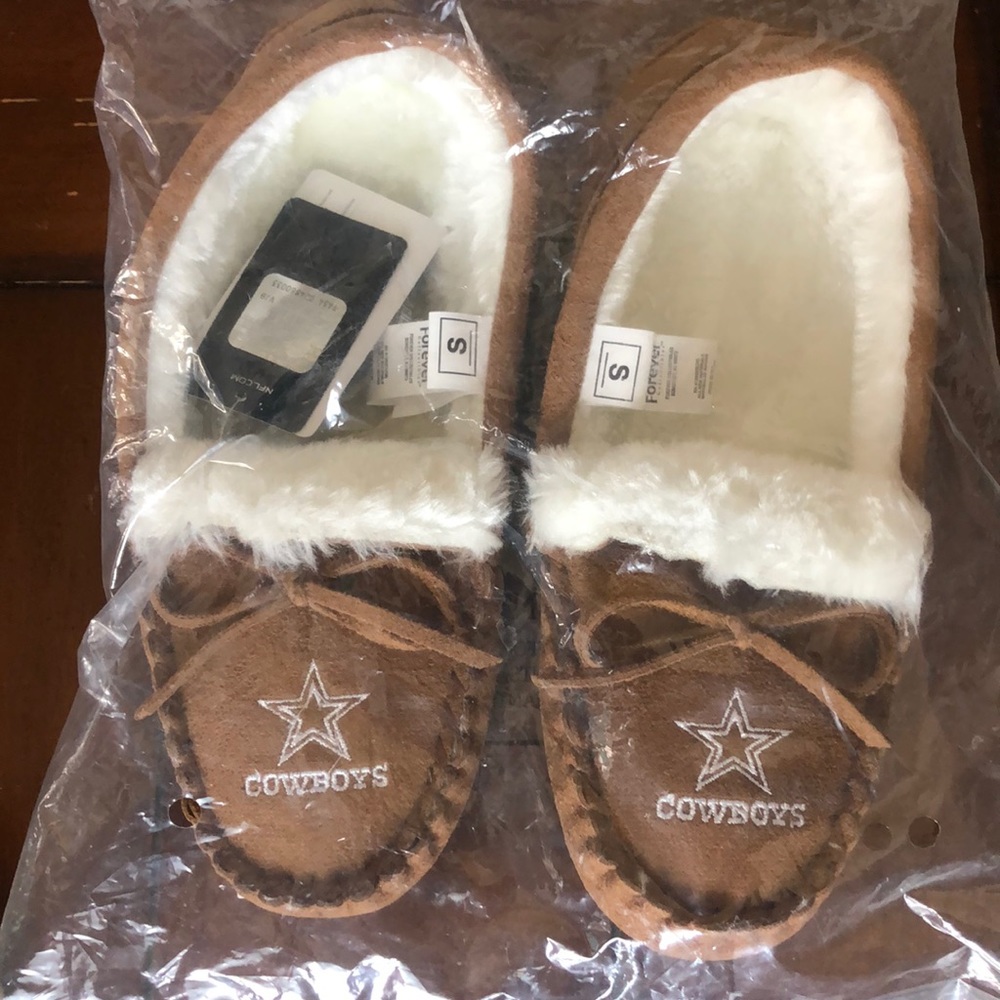 Dallas Cowboys slippers